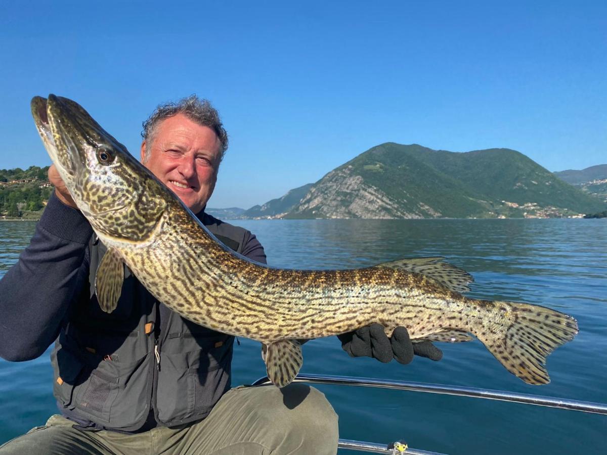 In Riva Al Lago Di Iseo Dependance Primo Piano Marone Buitenkant foto