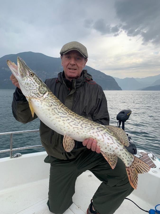 In Riva Al Lago Di Iseo Dependance Primo Piano Marone Buitenkant foto