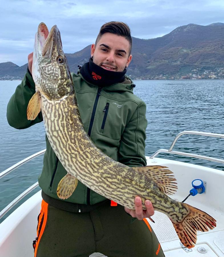 In Riva Al Lago Di Iseo Dependance Primo Piano Marone Buitenkant foto