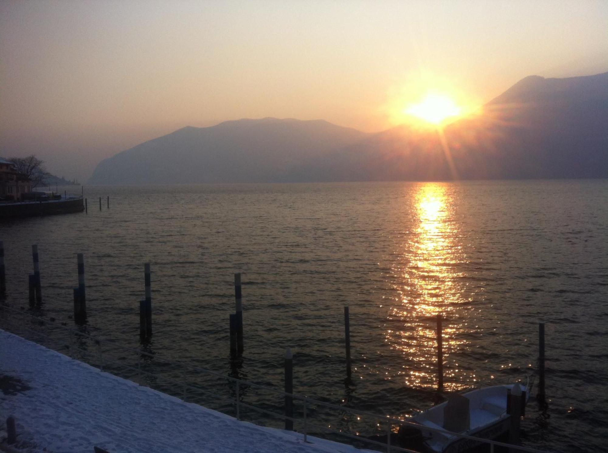 In Riva Al Lago Di Iseo Dependance Primo Piano Marone Buitenkant foto